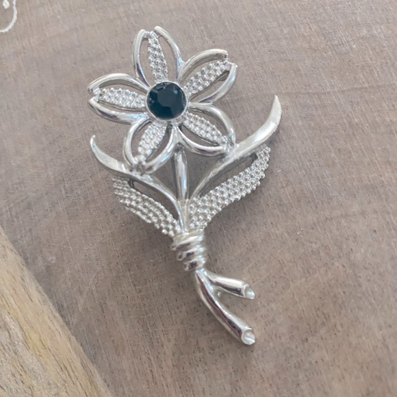 Vintage Sarah Coventry Flower Brooch - Picture 1 of 3